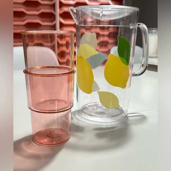 Kate Spade | Acrylic Lemon Pitcher & Set of 2 Cups - Picture 3 of 7